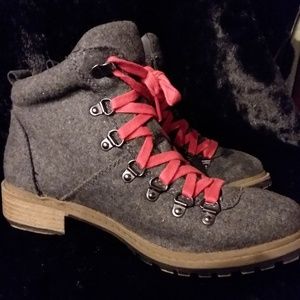 Fergalicious Women's Grey Mountain Boot Size 7M